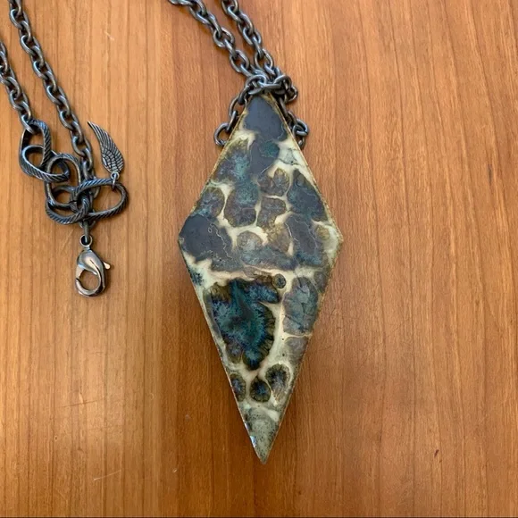 Dandy Ceramic Pendant Necklace - Picture 6 of 8